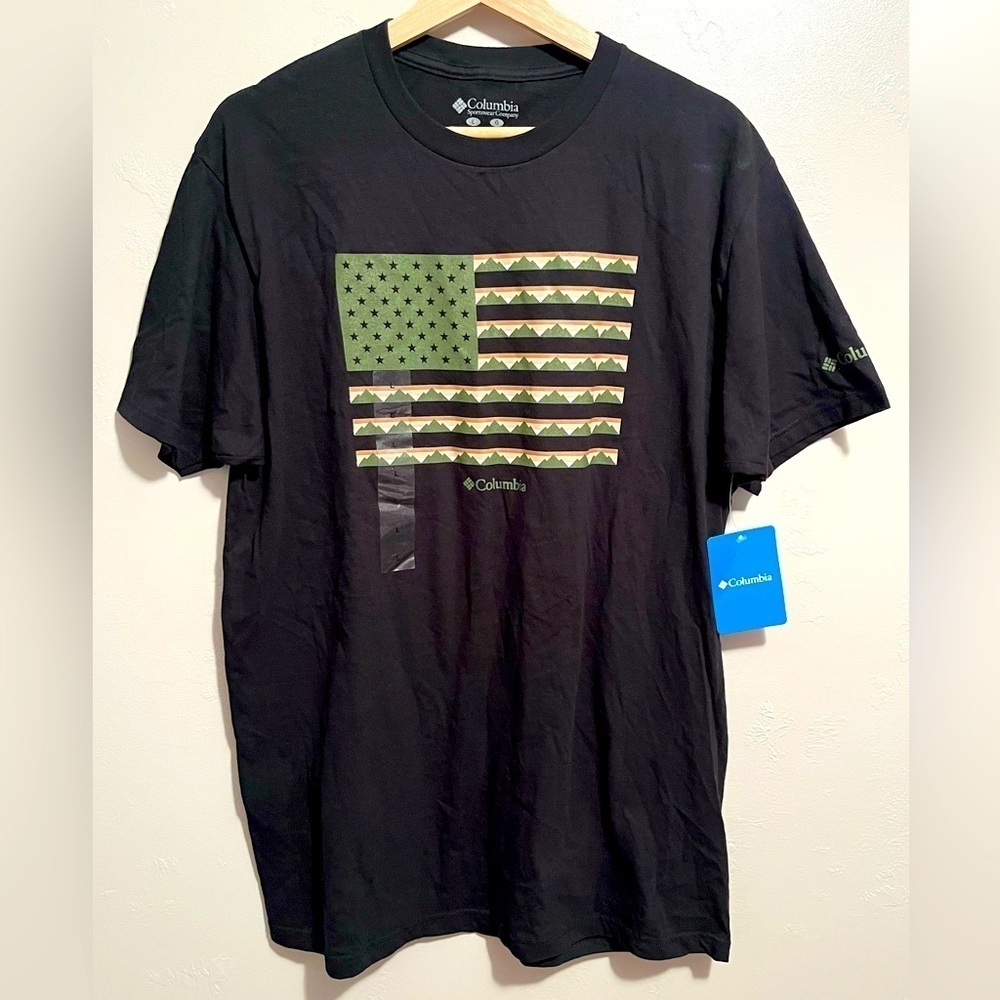 Columbia Black and Green Short Sleeve Tee